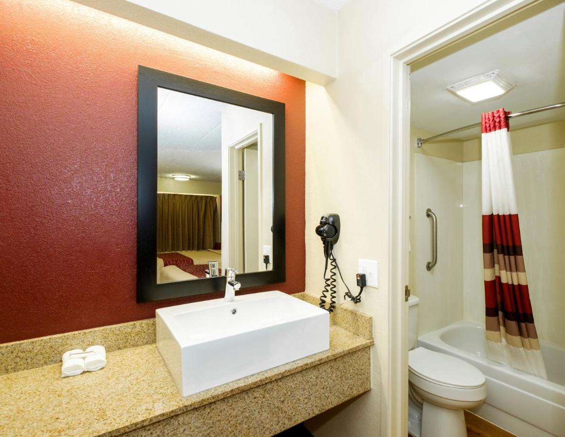 Red Roof Inn Columbus West - Hilliard New Rome Kültér fotó