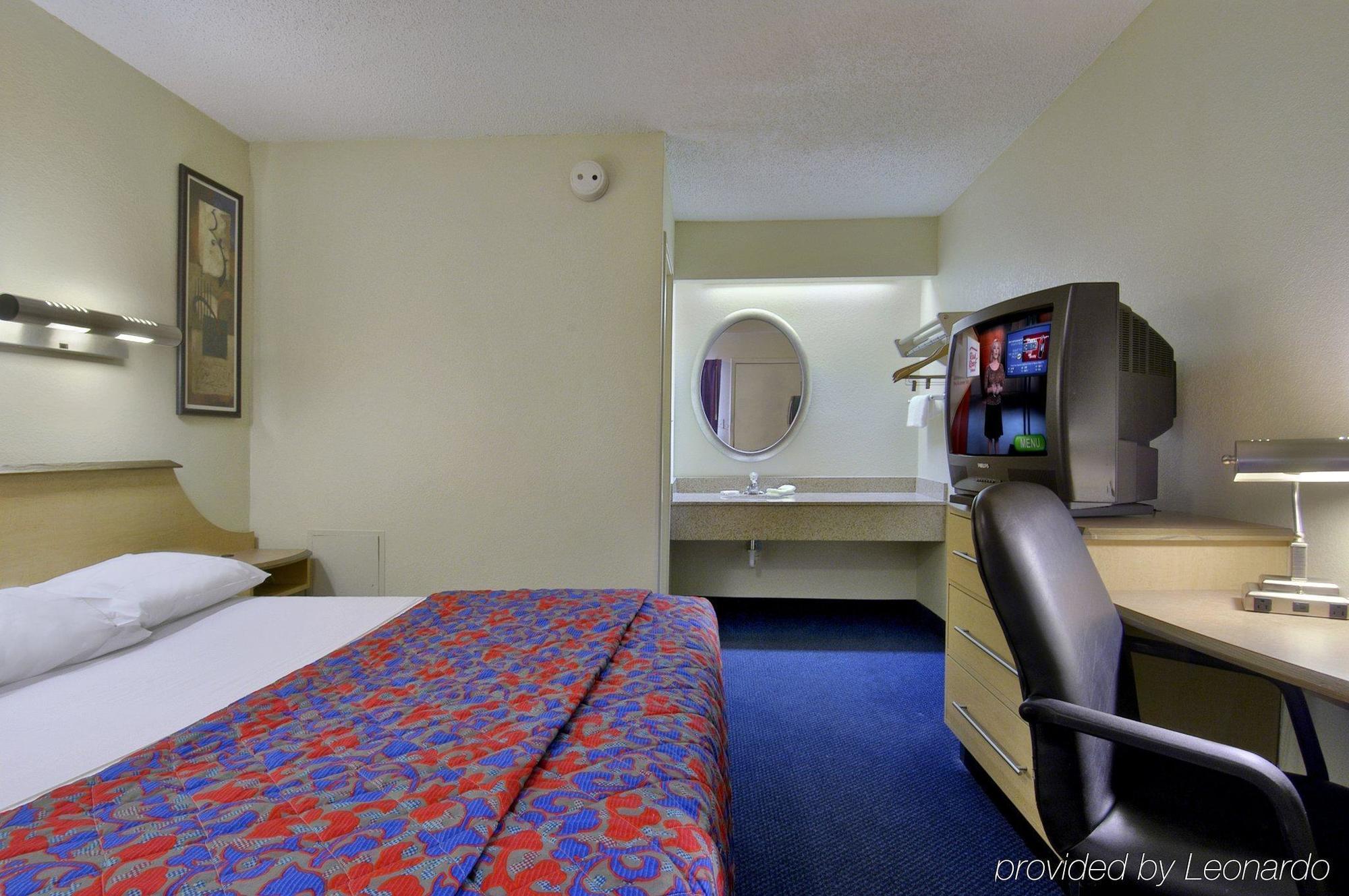 Red Roof Inn Columbus West - Hilliard New Rome Kültér fotó